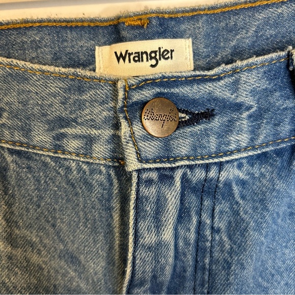 *NWT* Wrangler Sunset Mid-Rise Straight-Leg Jeans in Baby Blue, Size 29x29 - Picture 8 of 16